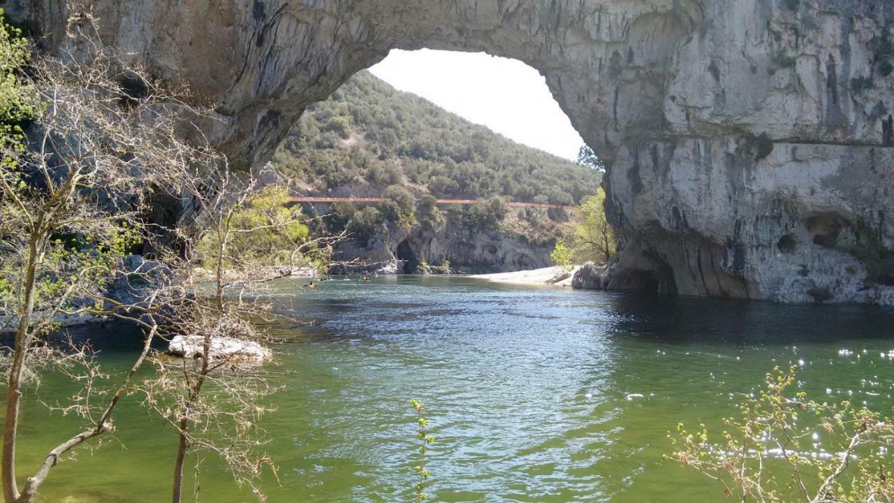 Mas Des Falaises Saint Alban Auriolles Exteriör bild
