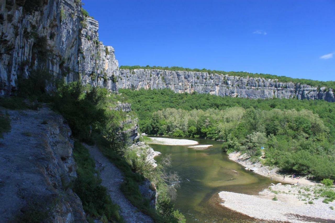 Mas Des Falaises Saint Alban Auriolles Exteriör bild